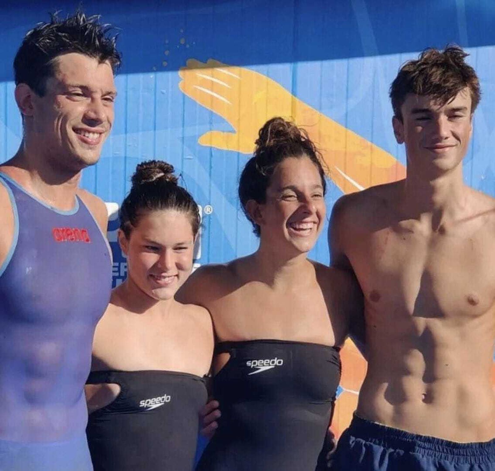 Garach este domingo junto a sus compañeros del relevo mixto de 4x1500 Ángela Martínez, Guillem Pujol y María de Valdés.