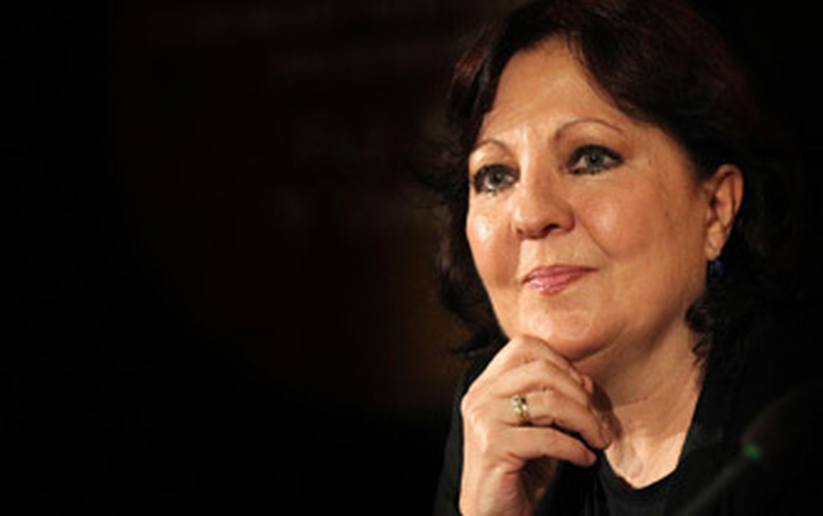 Carmen Linares frente a su alegato poético-flamenco