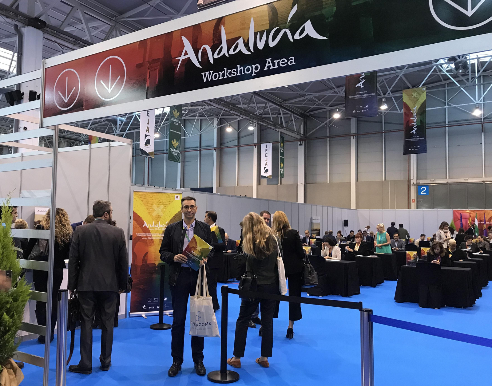 El vicepresidente de la asociación durante la feria celebrada en Jaén.