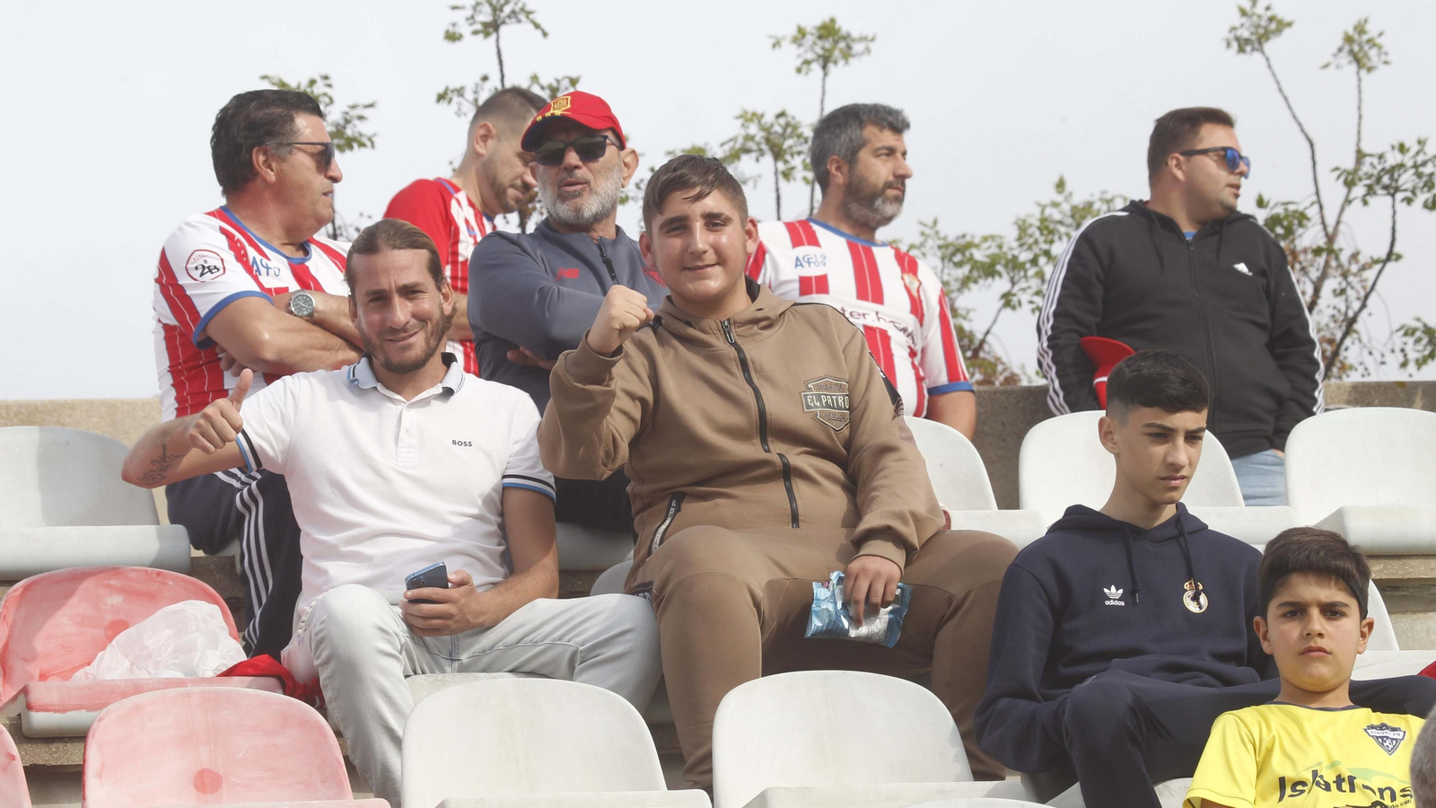 Búscate en el Algeciras CF  - Linares de Primera Federación