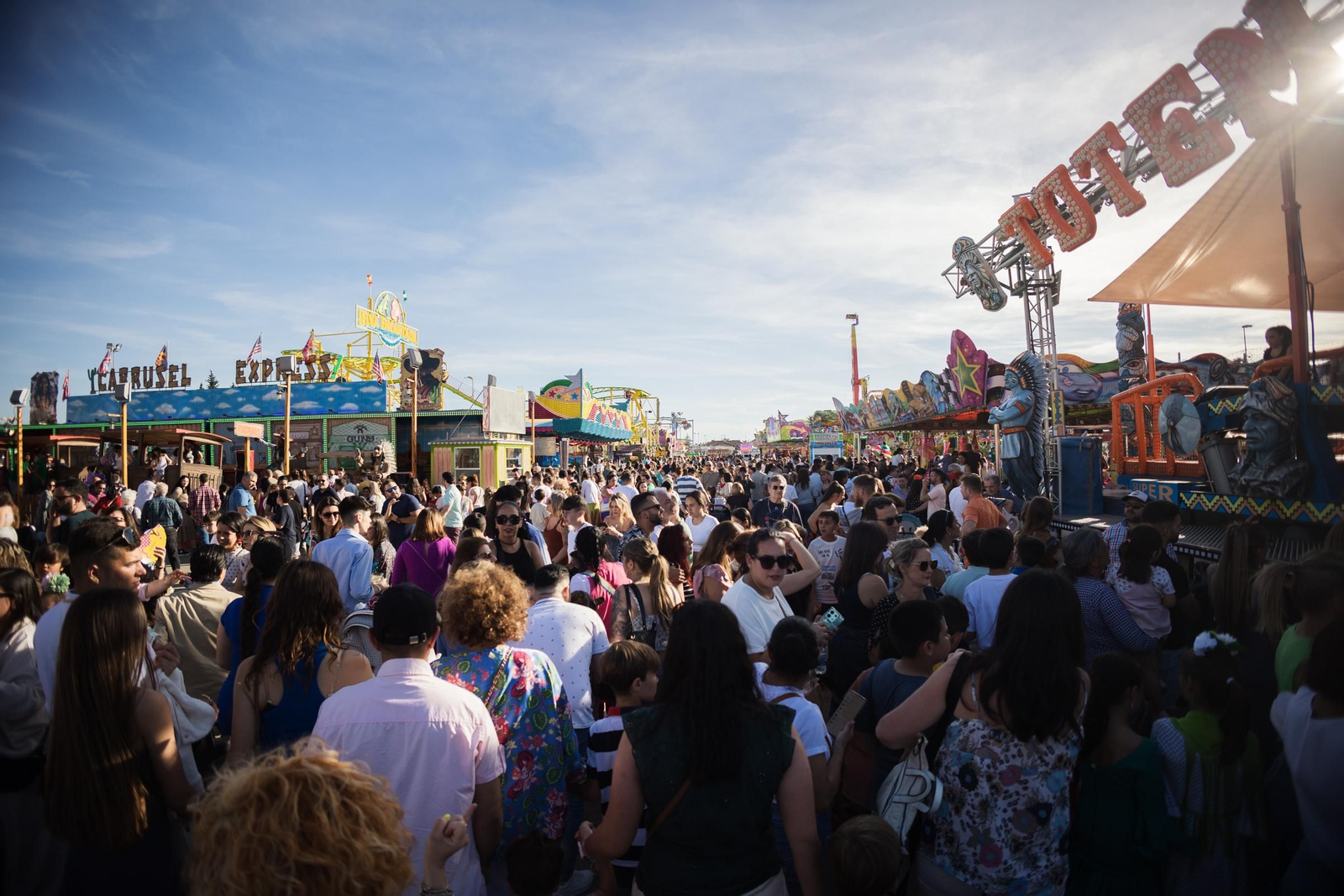 Imágenes del ambiente el martes en la Feria de Jerez 2024