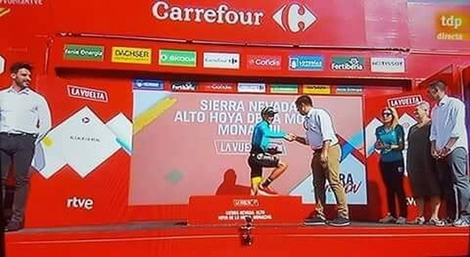 El 'pelotón verde' de Ecovidrio recogerá residuos en Sierra Nevada tras el paso de la Vuelta por Granada