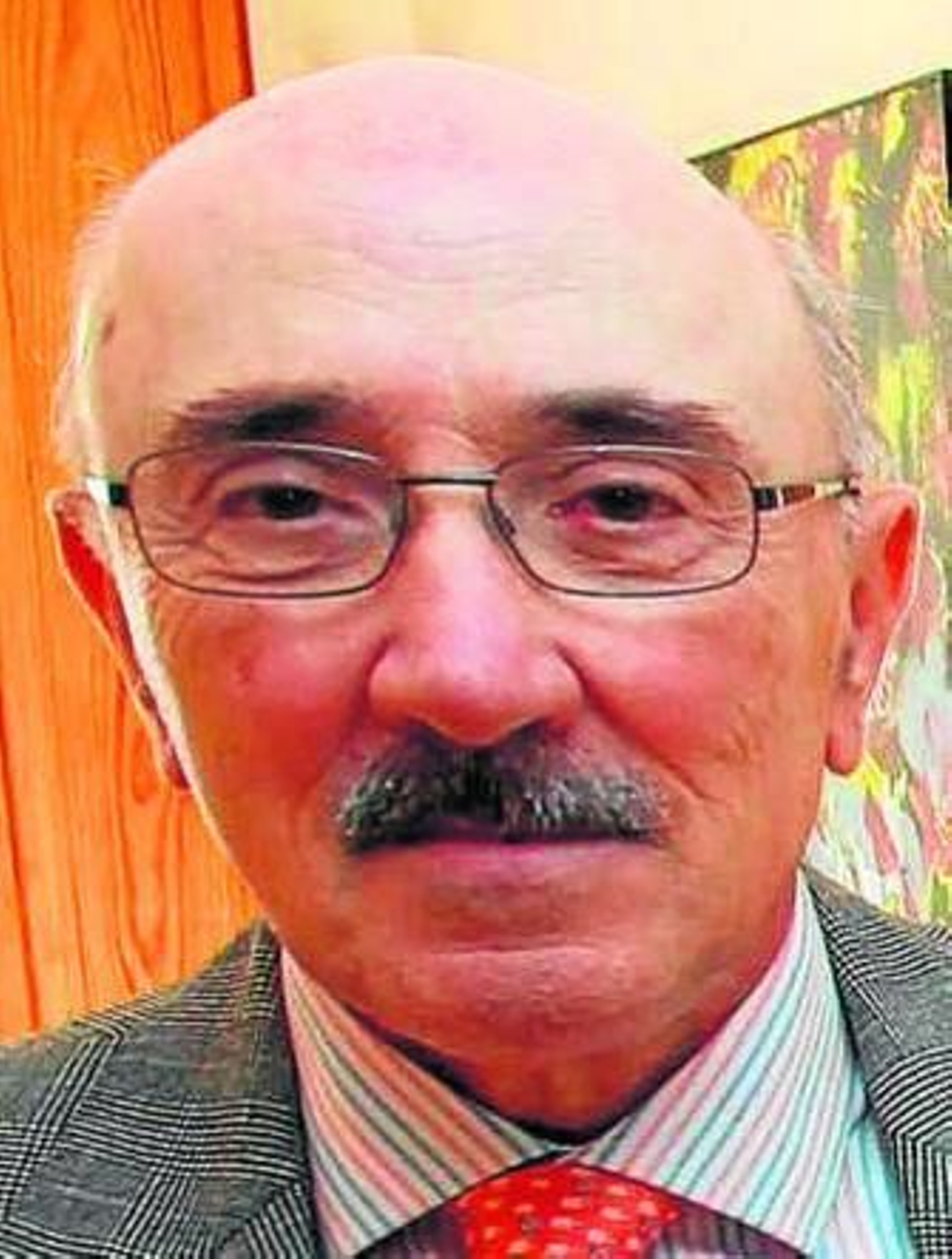 José Miguel Martínez posa, días atrás, en la sala de exposiciones de este periódico.