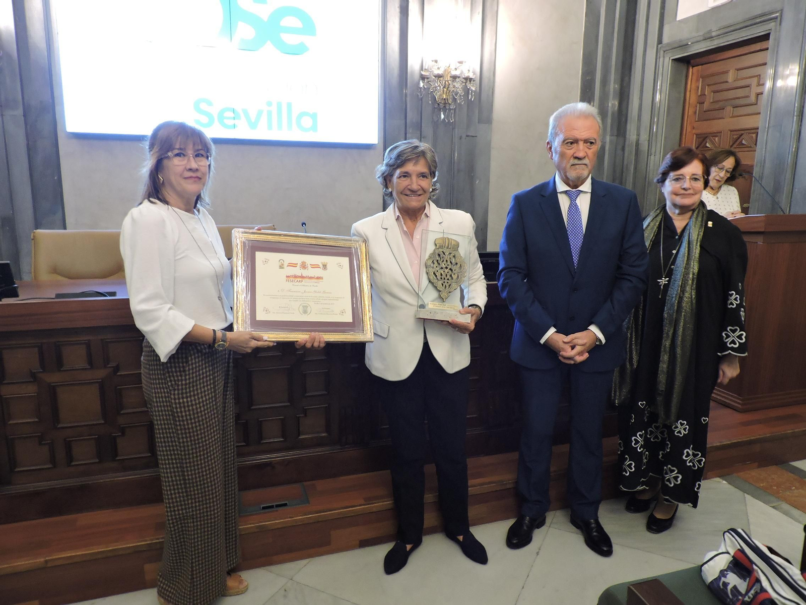 Entrega del galardón Aldabón de Sevilla en la Casa de la Provincia
