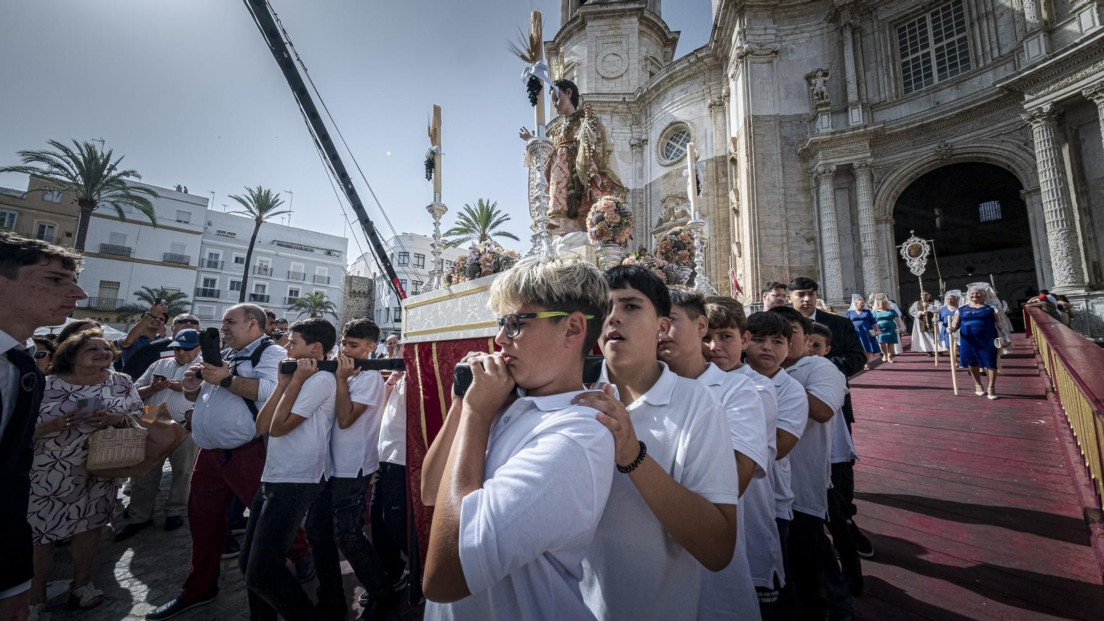 Búscate entre las imágenes del Domingo de Corpus en Cádiz