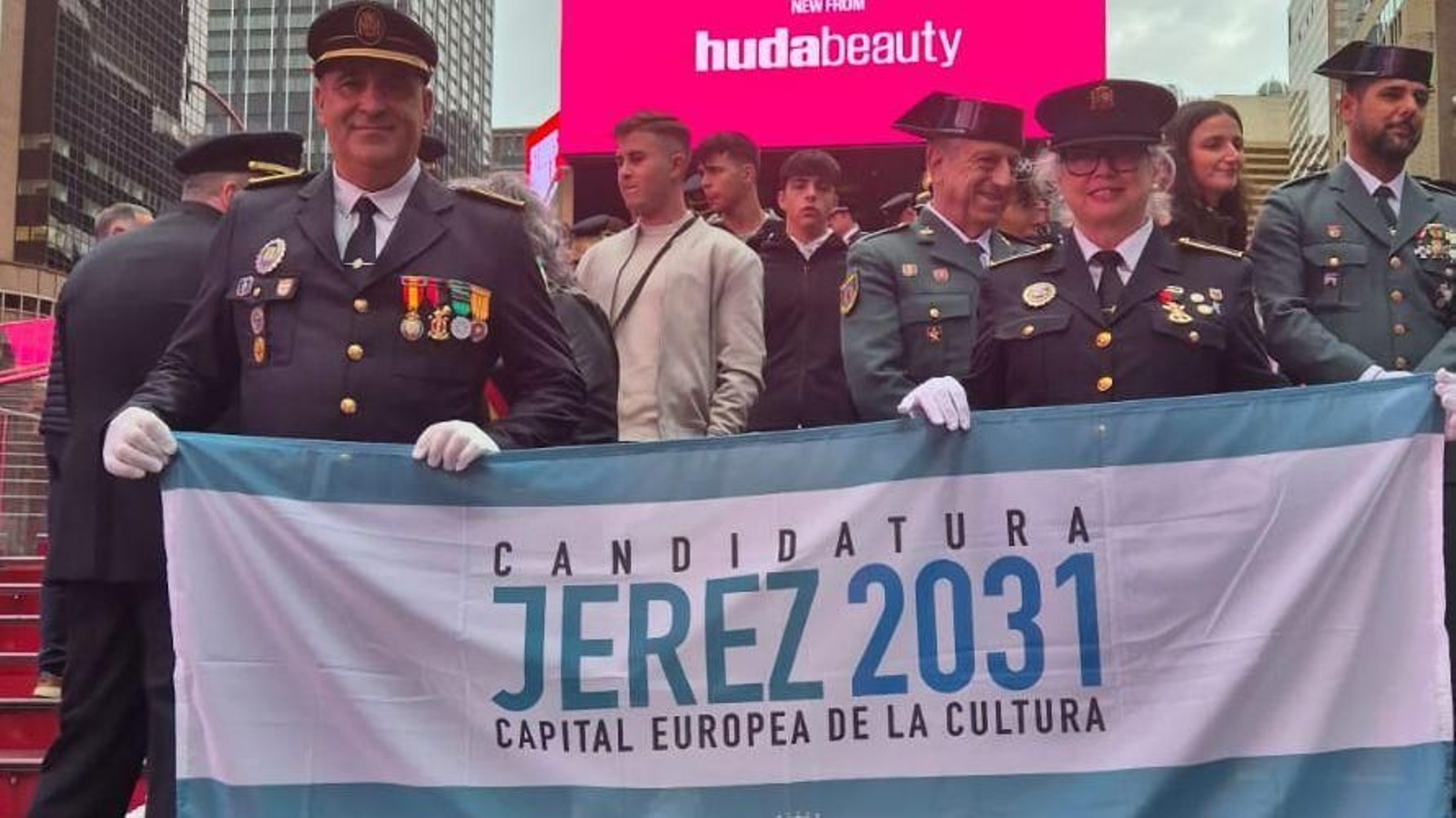 Mari Luz Rojo y Moisés Gálvez, en Times Square.