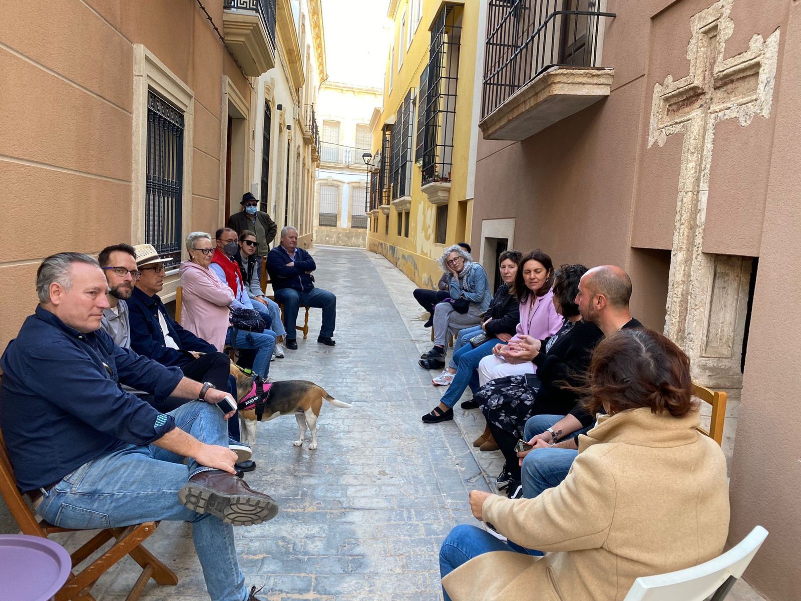 Tertulia en calle Pizarro.