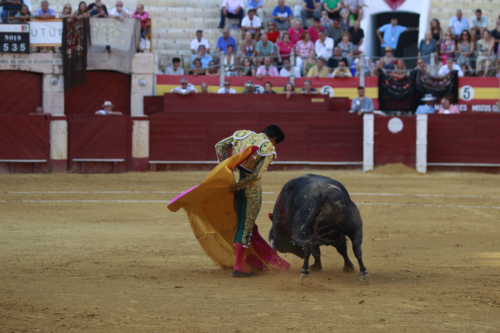 Imágenes de la corrida de toros del jueves en la Feria de Almería 2024