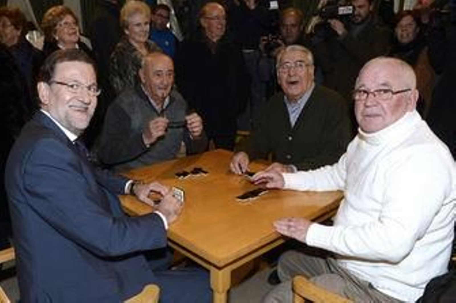 Teoría de Rajoy y los guapetes