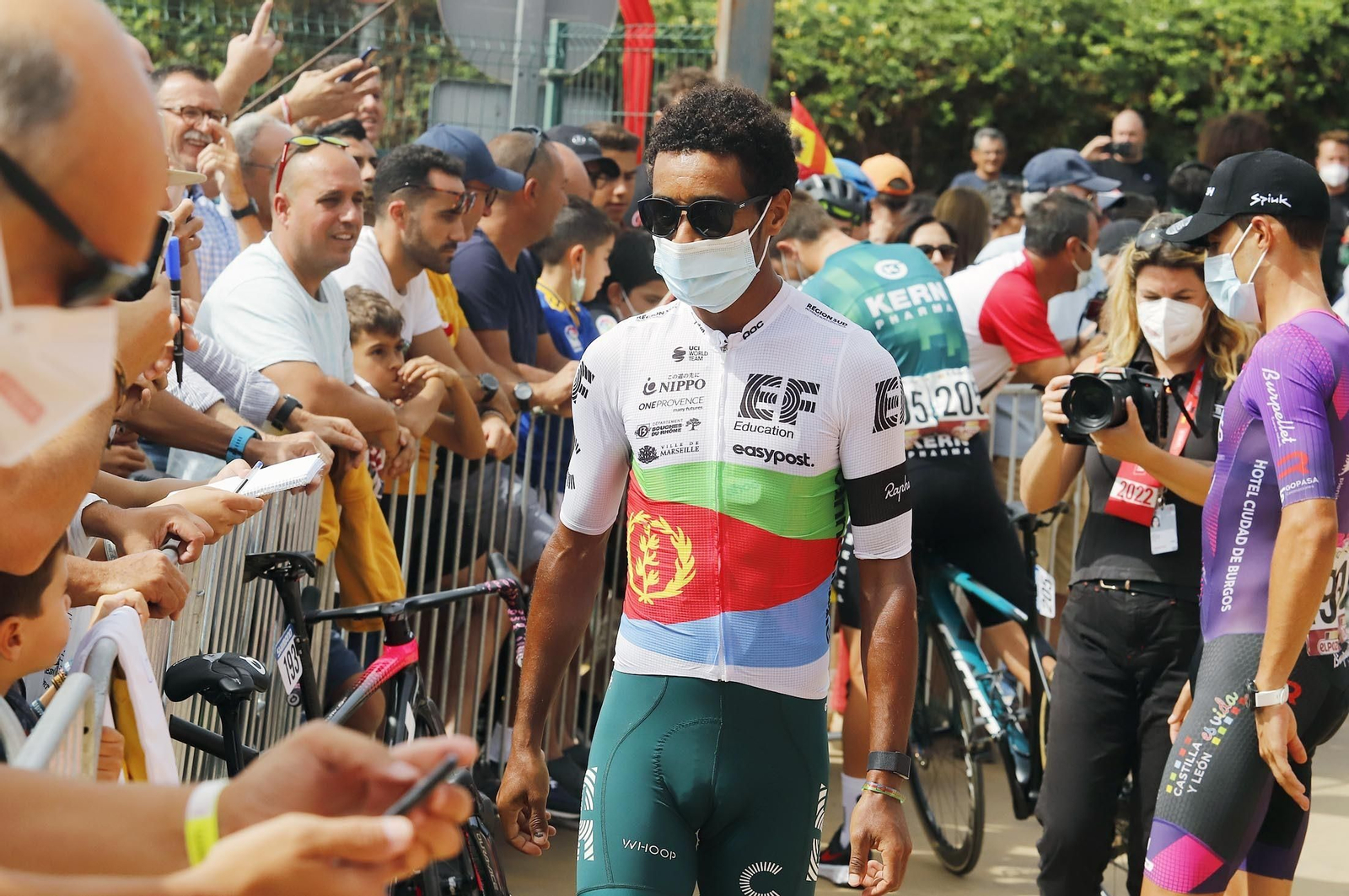 Imágenes de la Vuelta Ciclista a España en su salida desde Aracena en la 17ª etapa