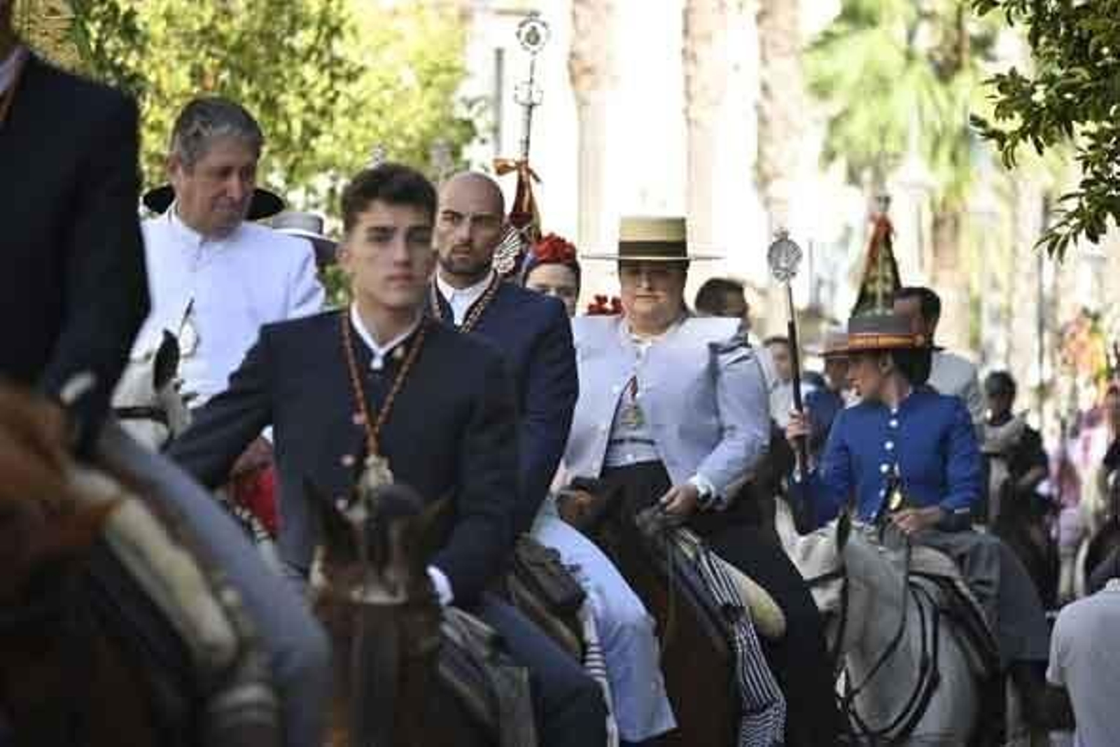 Las mejores imágenes de los peregrinos en la salida de Emigrantes