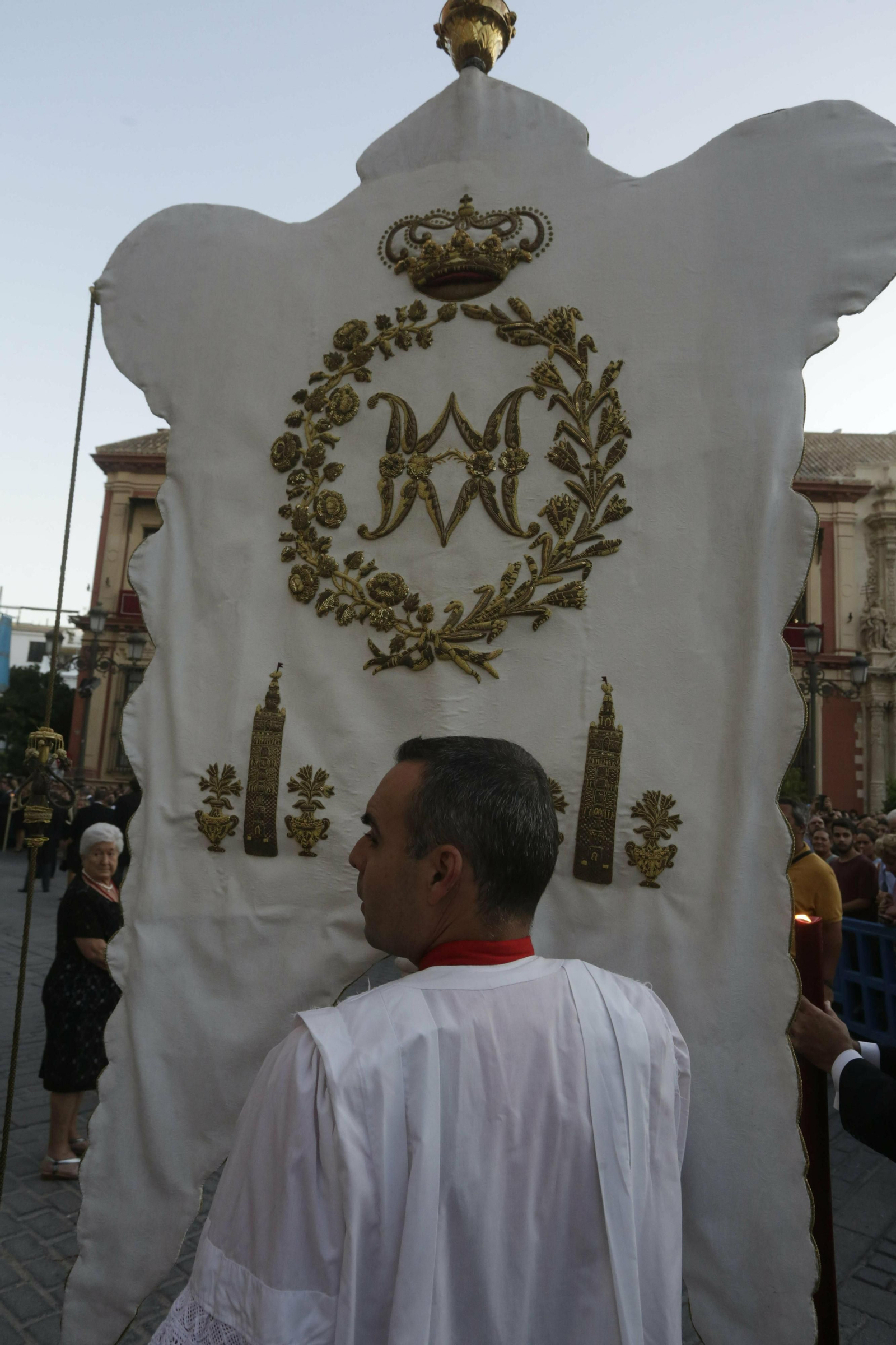 Las mejores imágenes de la procesión de la Virgen de los Reyes 2019
