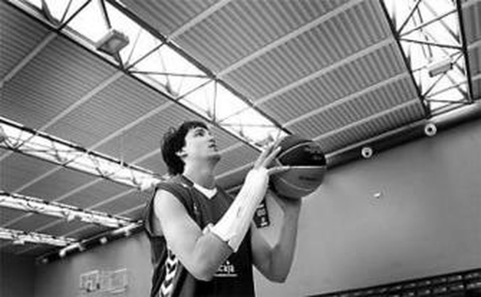 Sánchez se ejercita en la pista anexa en una imagen de archivo.