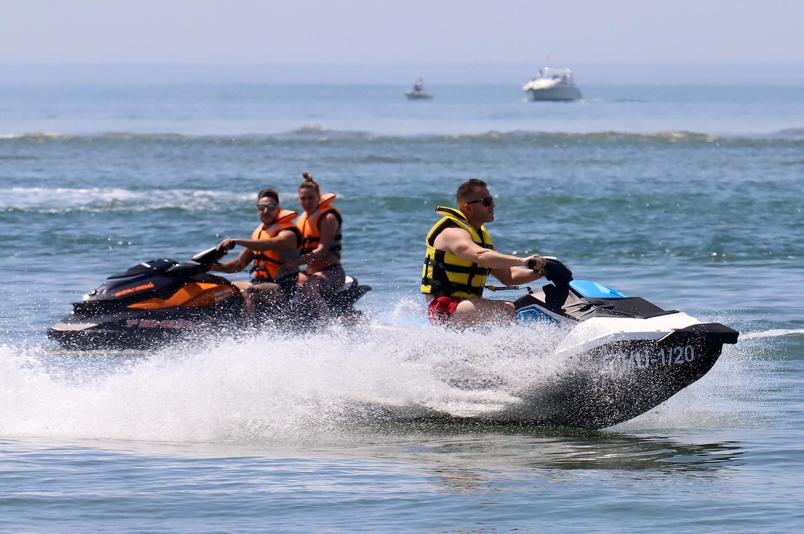 Deportes acuáticos en la playa de El Portil