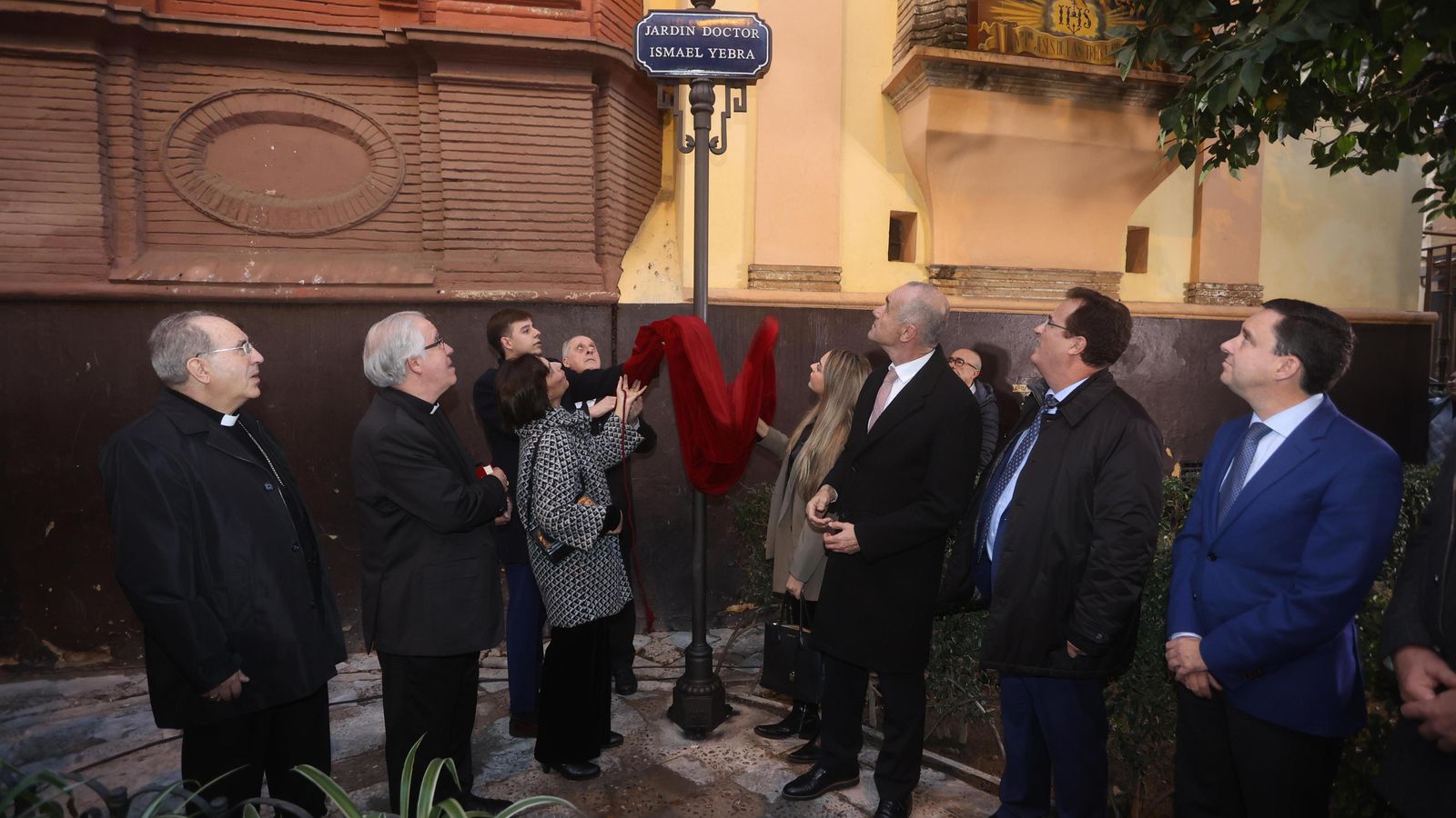 Inauguración del Jardín Doctor Isamel Yebra.