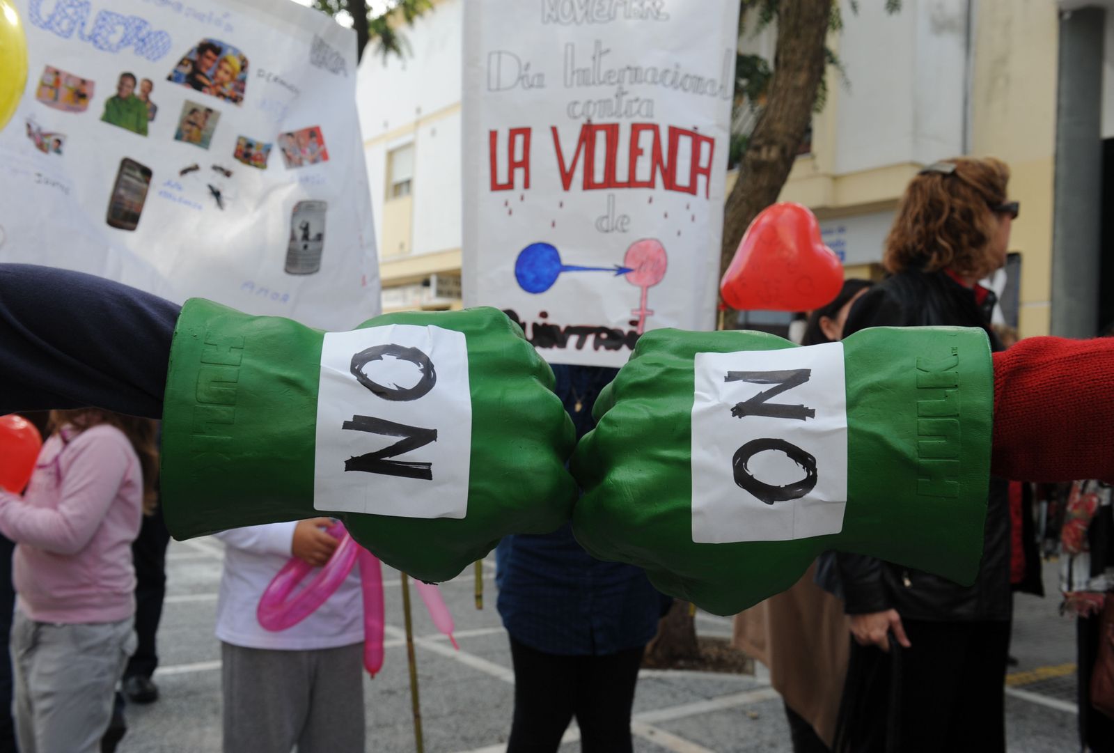 Los docentes llevan años alertando del incremento de la violencia en las aulas y de los ataques que sufren a diario tanto por parte del alumnado como de las familias de los estudiantes.