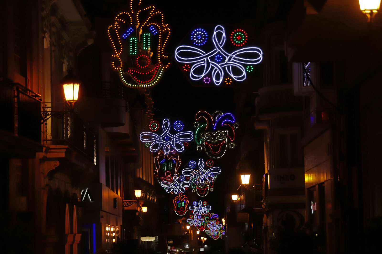 Imágenes del ambiente en el primer día del concurso de agrupaciones del Carnaval Colombino