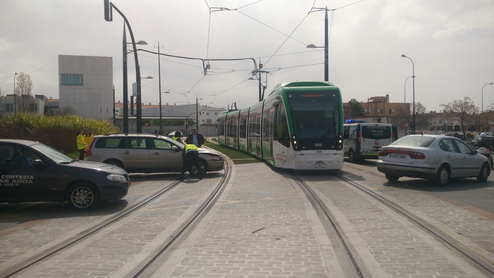 El choque no produjo ningún daño personal y los daños materiales fueron de poca importancia.