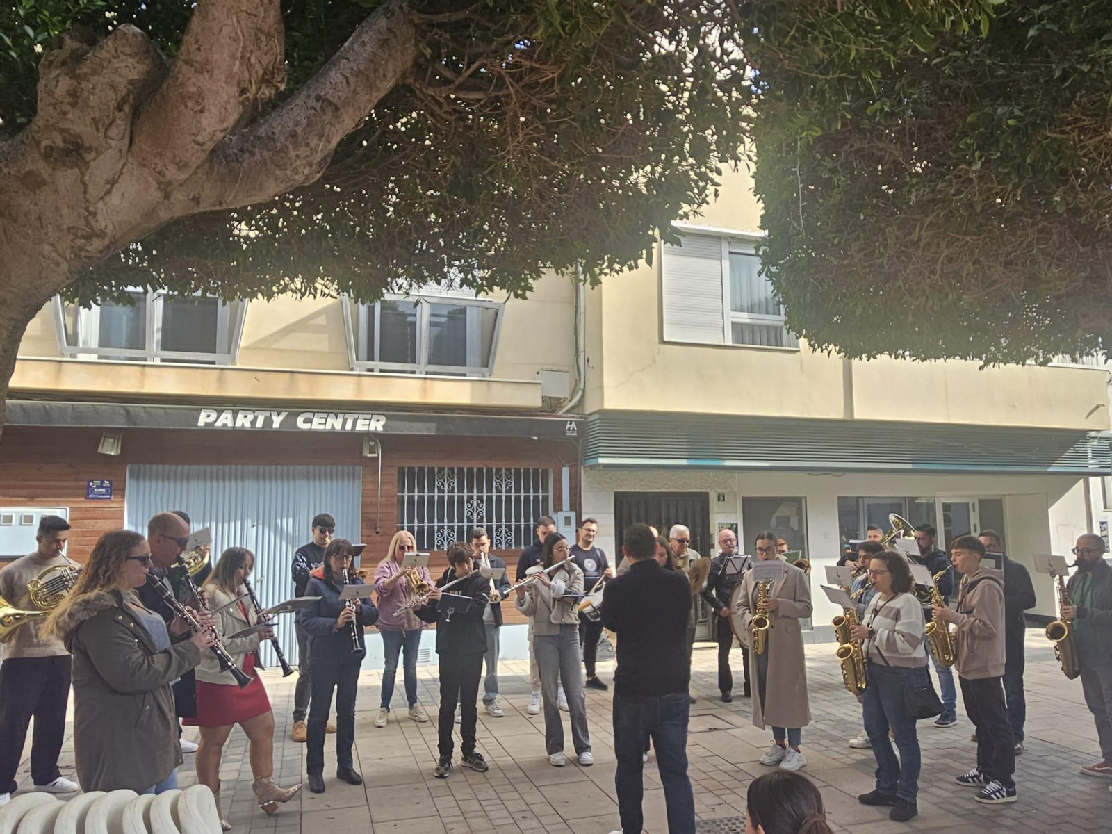 Huércal de Almería da una segunda vida a la ropa y tecnología: así se ha vivido Huercallapop