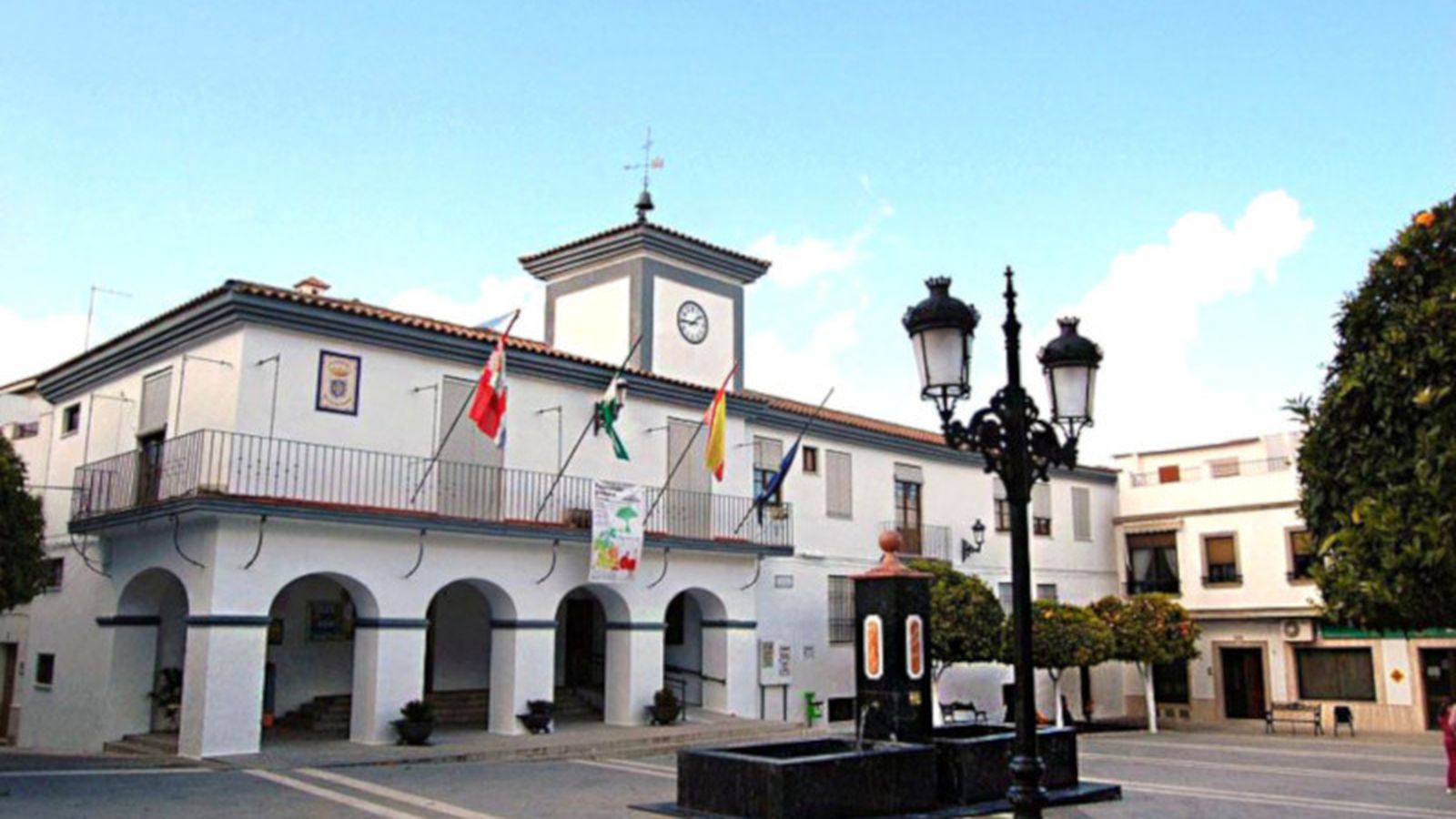 Ayuntamiento de Montemayor, en la plaza de la Constitución.