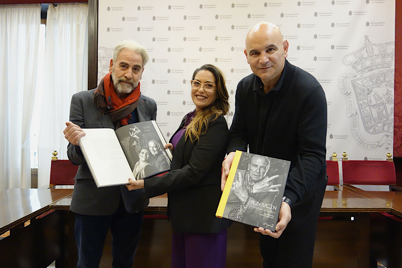 Presentación del libro 'Albaicín, la montaña encendida'.