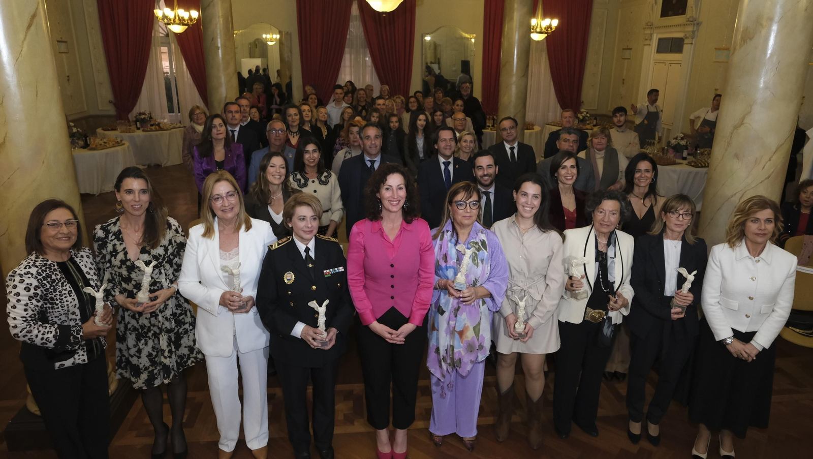 Imágenes de las galardonadas por el Ayuntamiento de Almería con motivo del Día de la Mujer