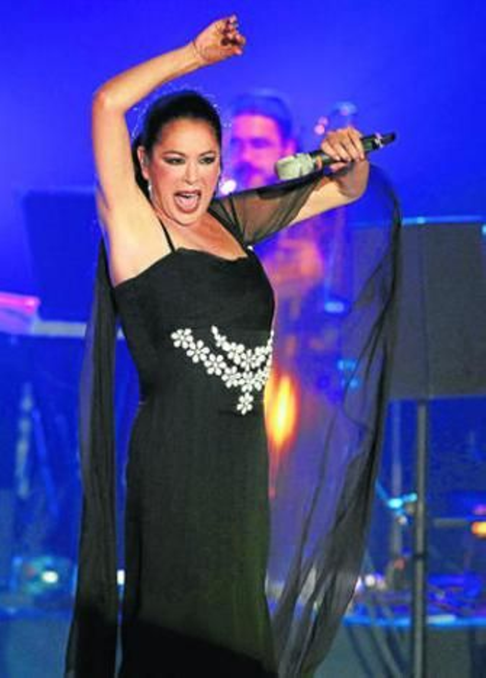 Isabel Pantoja, ayer, durante su concierto en Granada.