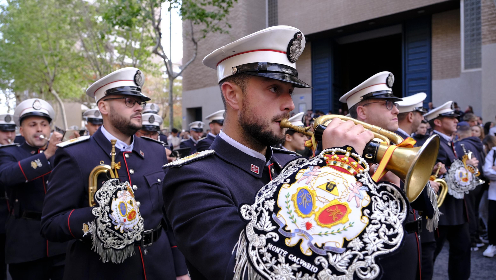 Pasión vuelve a su Iglesia de Santa Teresa azotada por la lluvia