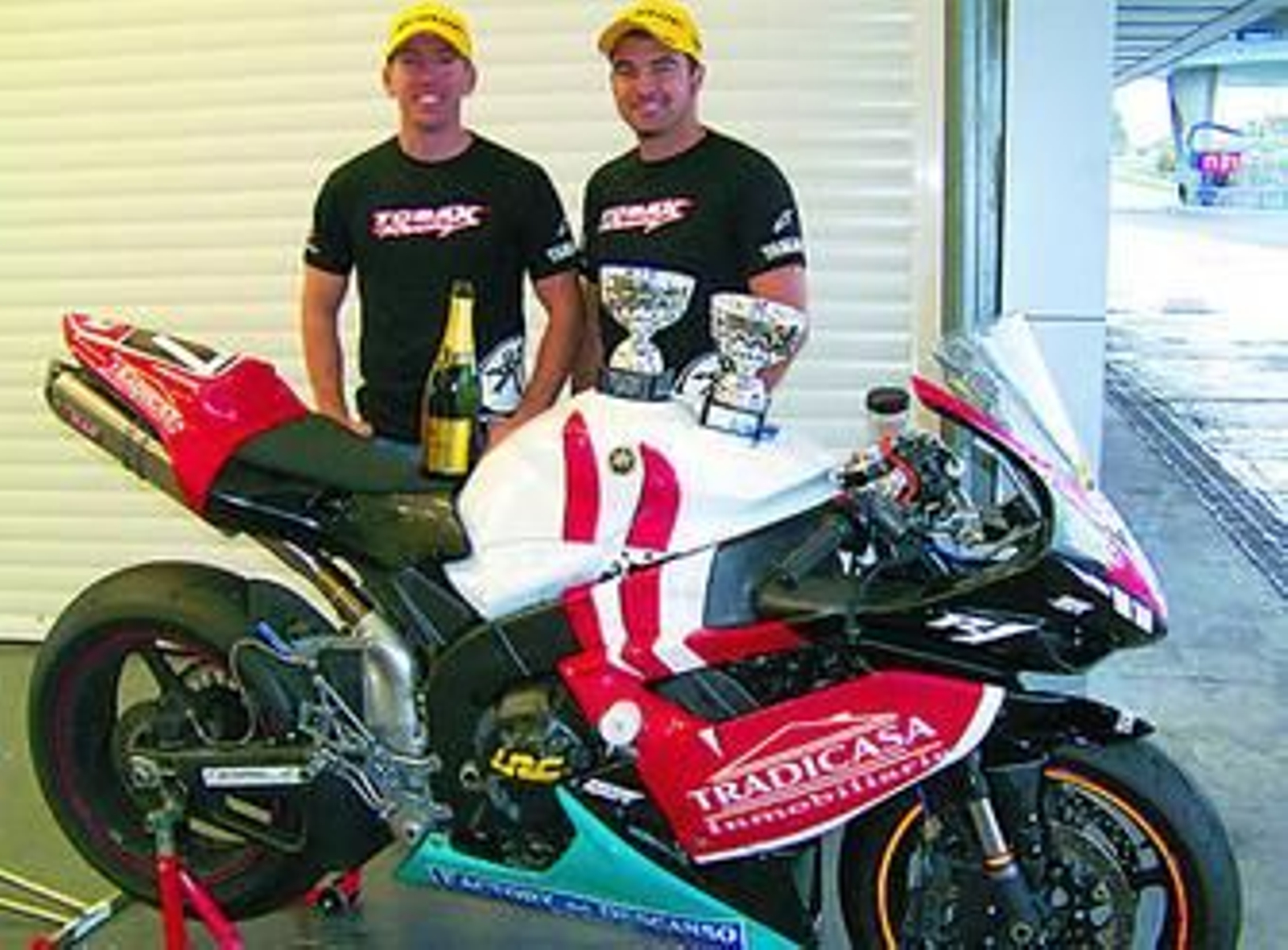 Gil Cantizano y Ferrera, felices tras su tercera posición.