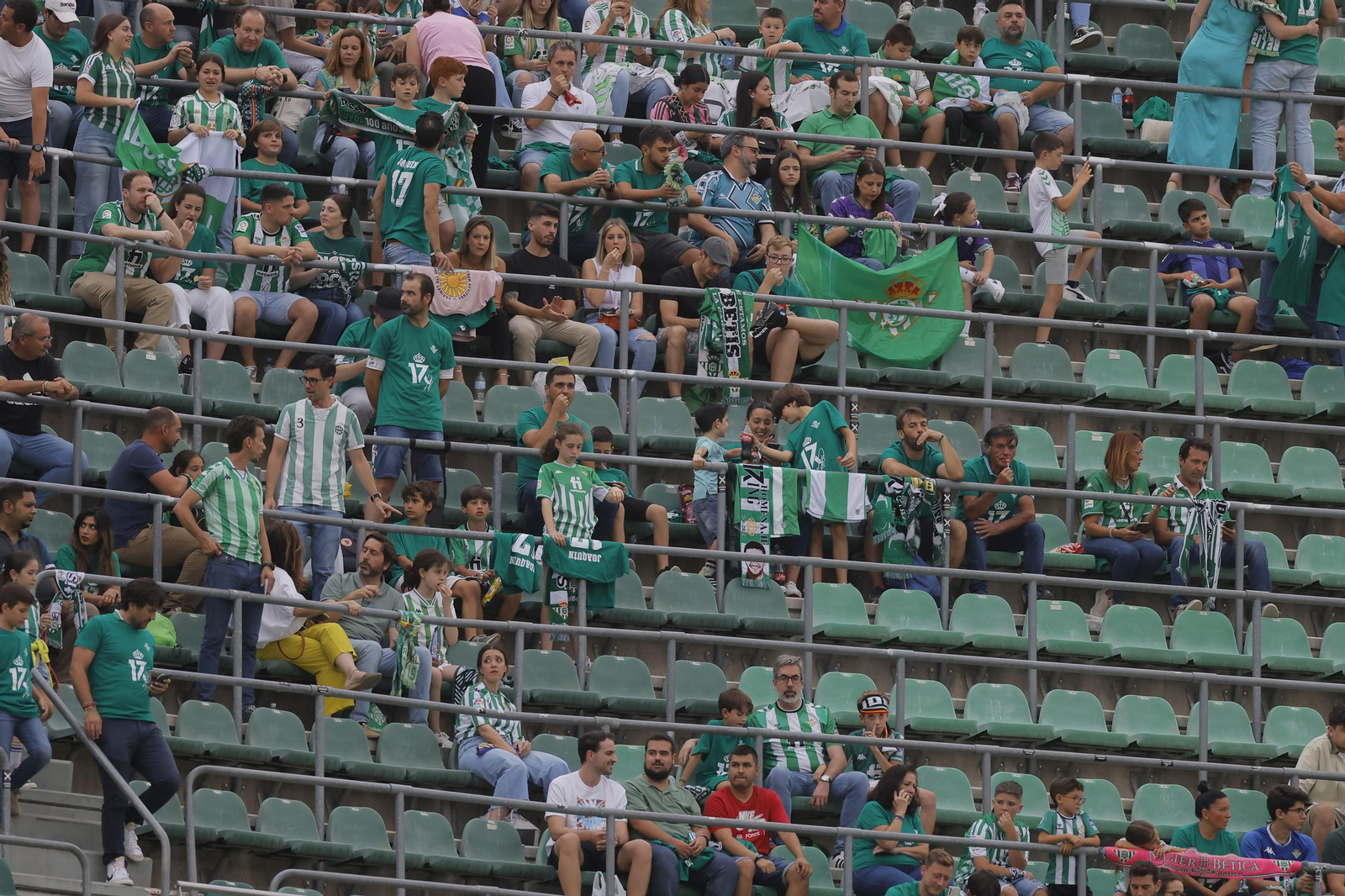 Búscate en las fotos de la despedida de Joaquín