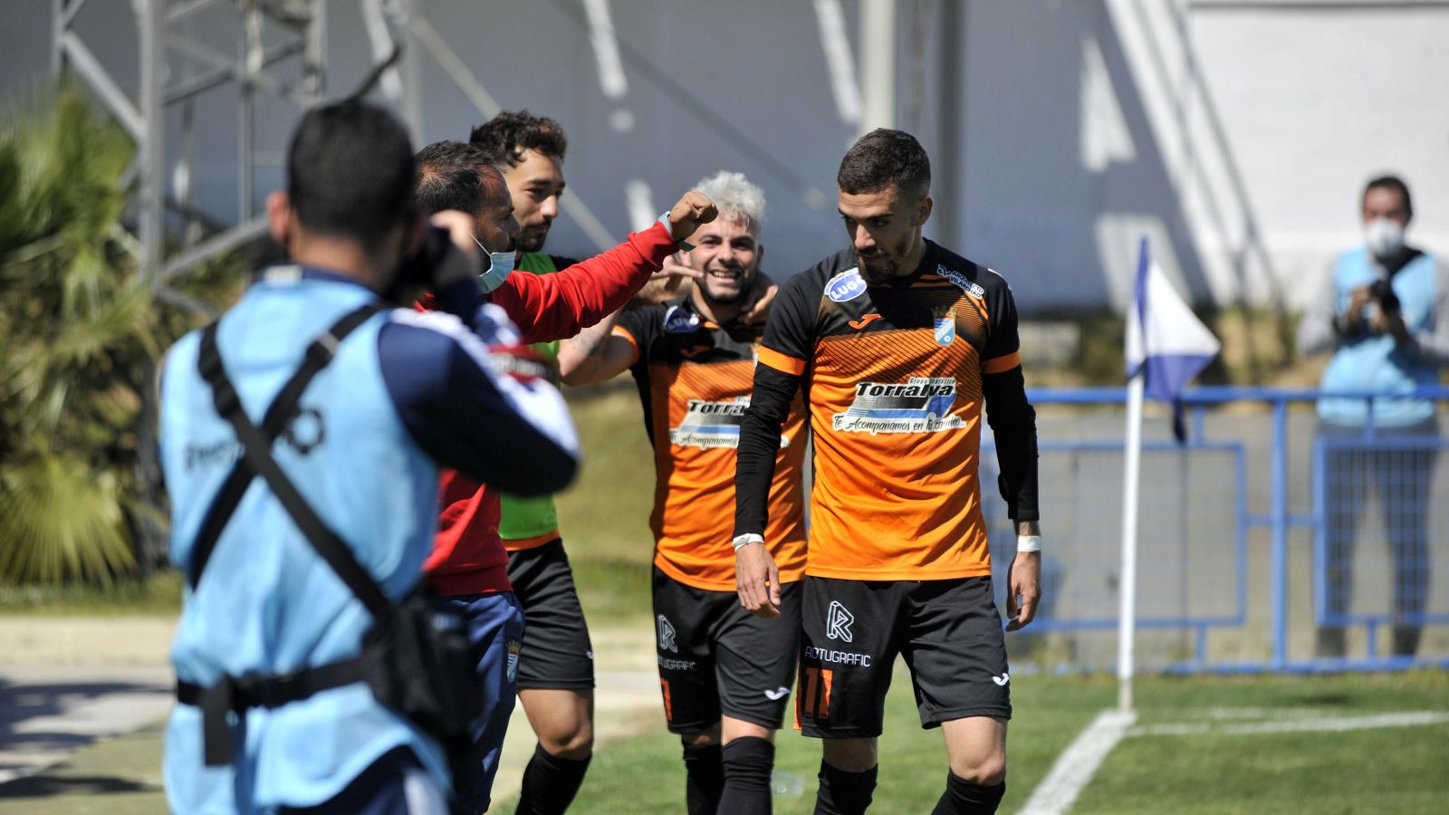 Pato y Juanito, tras el segundo gol de los azulinos.