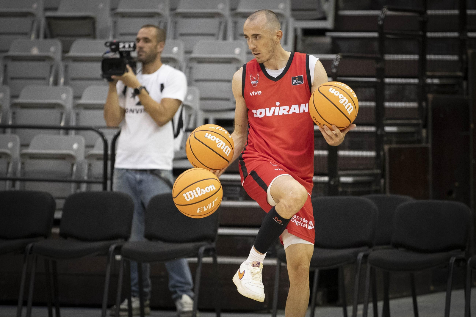 Las mejores imágenes del primer entrenamiento del Covirán Granada