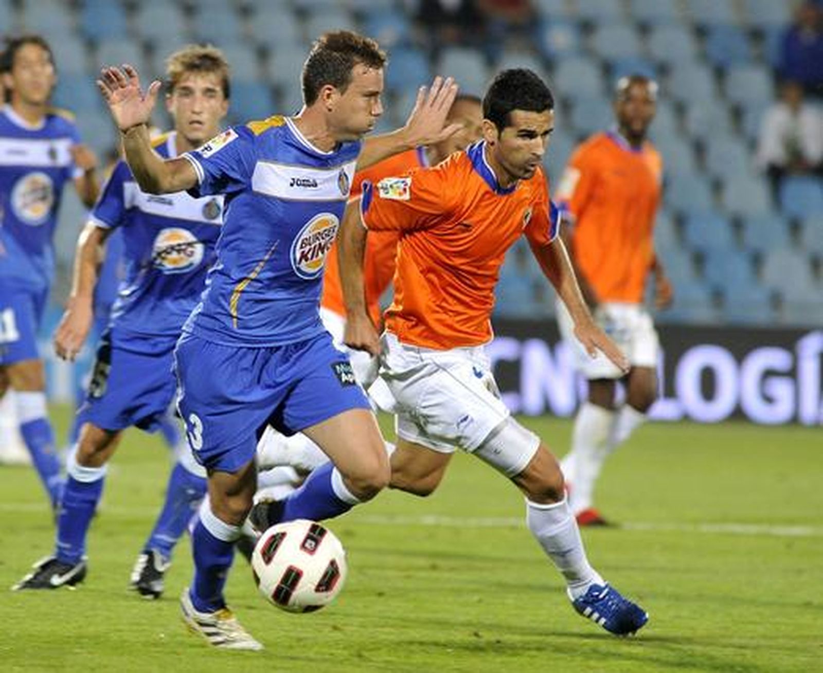 El Málaga gana su segundo partido de la temporada en Liga en casa del Getafe. / EFE