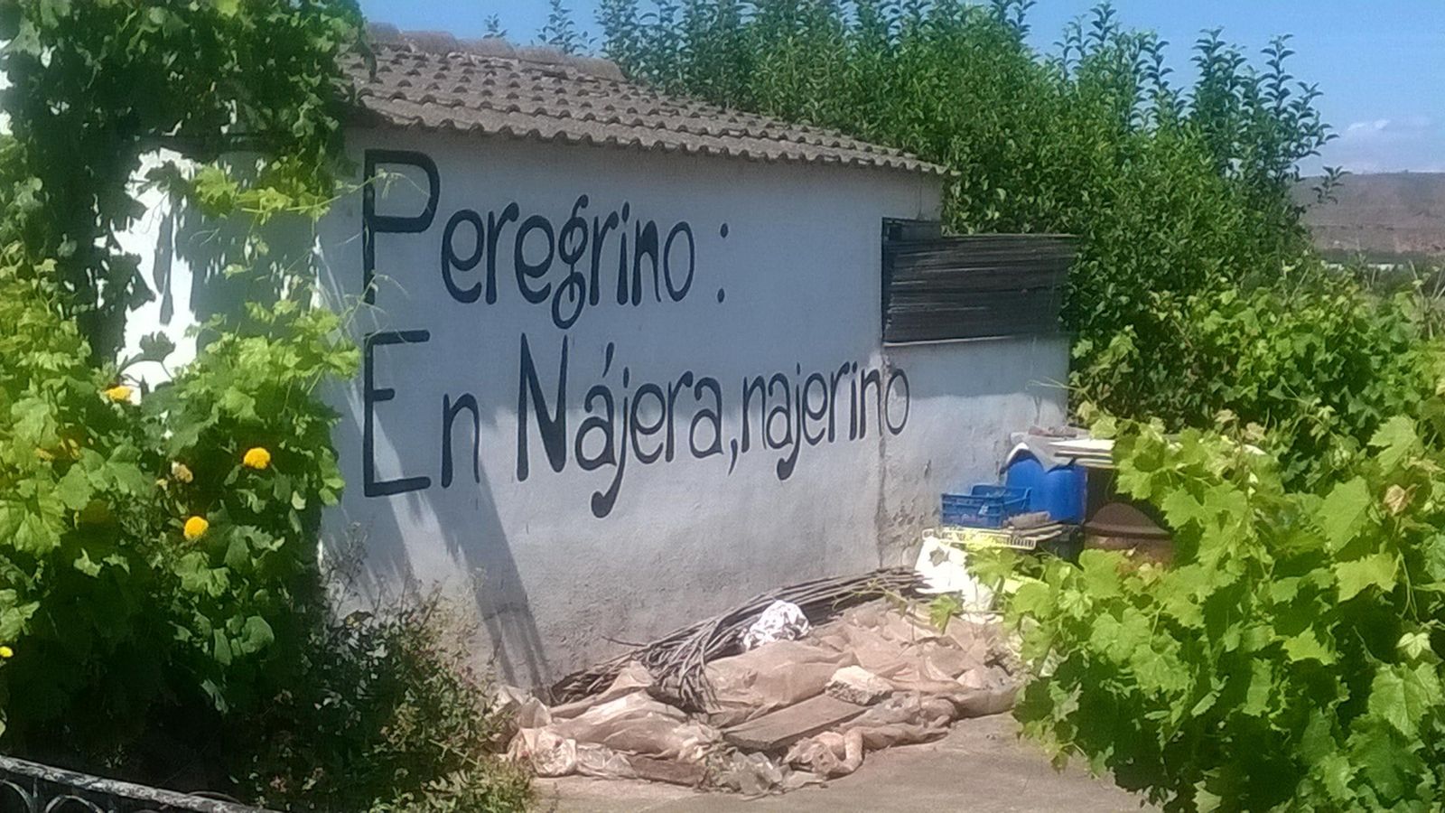 Mensaje a los peregrinos, en la entrada de Nájera (La Rioja)