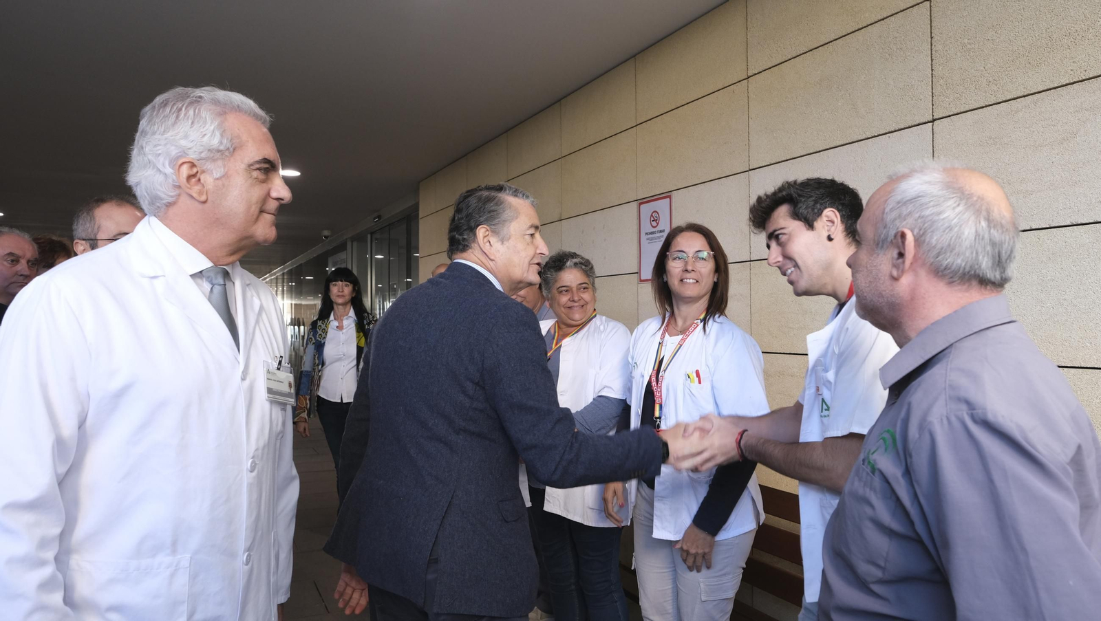 Visita del Consejero de Salud, Antonio Sanz, al nuevo edificio de consultas externas del Hospital Torrecárdenas, en imágenes