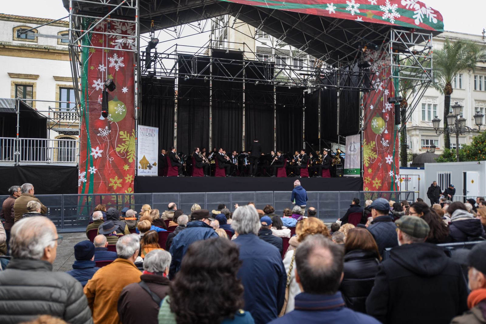 El concierto 'Pasodobles para despedir el año' en la plaza de las Tendillas, en imágenes