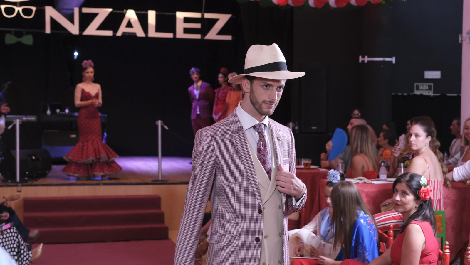 Así viven los almerienses el primer sábado de la Feria del Mediodía