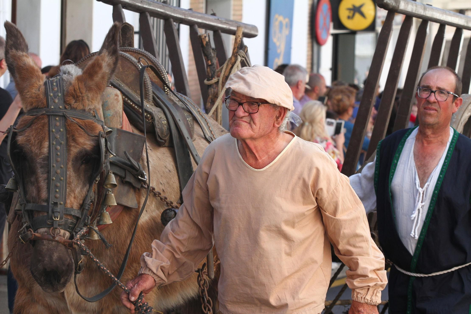 Imágenes del desfile de la XIX Feria Medieval del Descubrimiento, en Palos de la Frontera