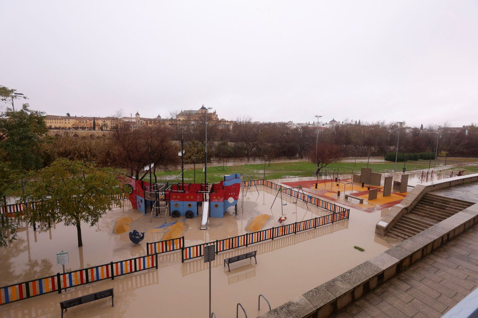 Así pasa el río Guadalquivir este lunes por Córdoba