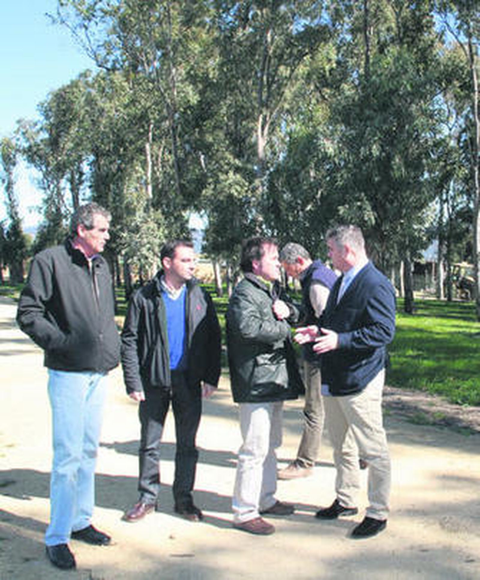 Imagen de la delegación, ayer en Tahivilla.