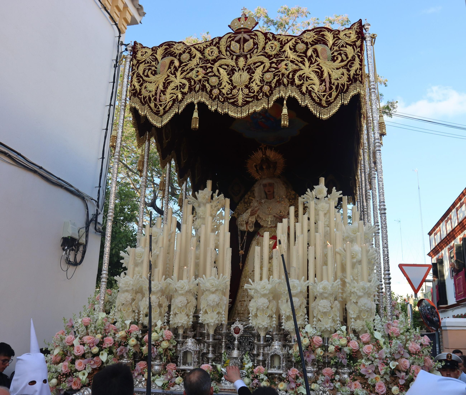 La Hermandad de La Milagrosa en la Semana Santa de Sevilla 2025