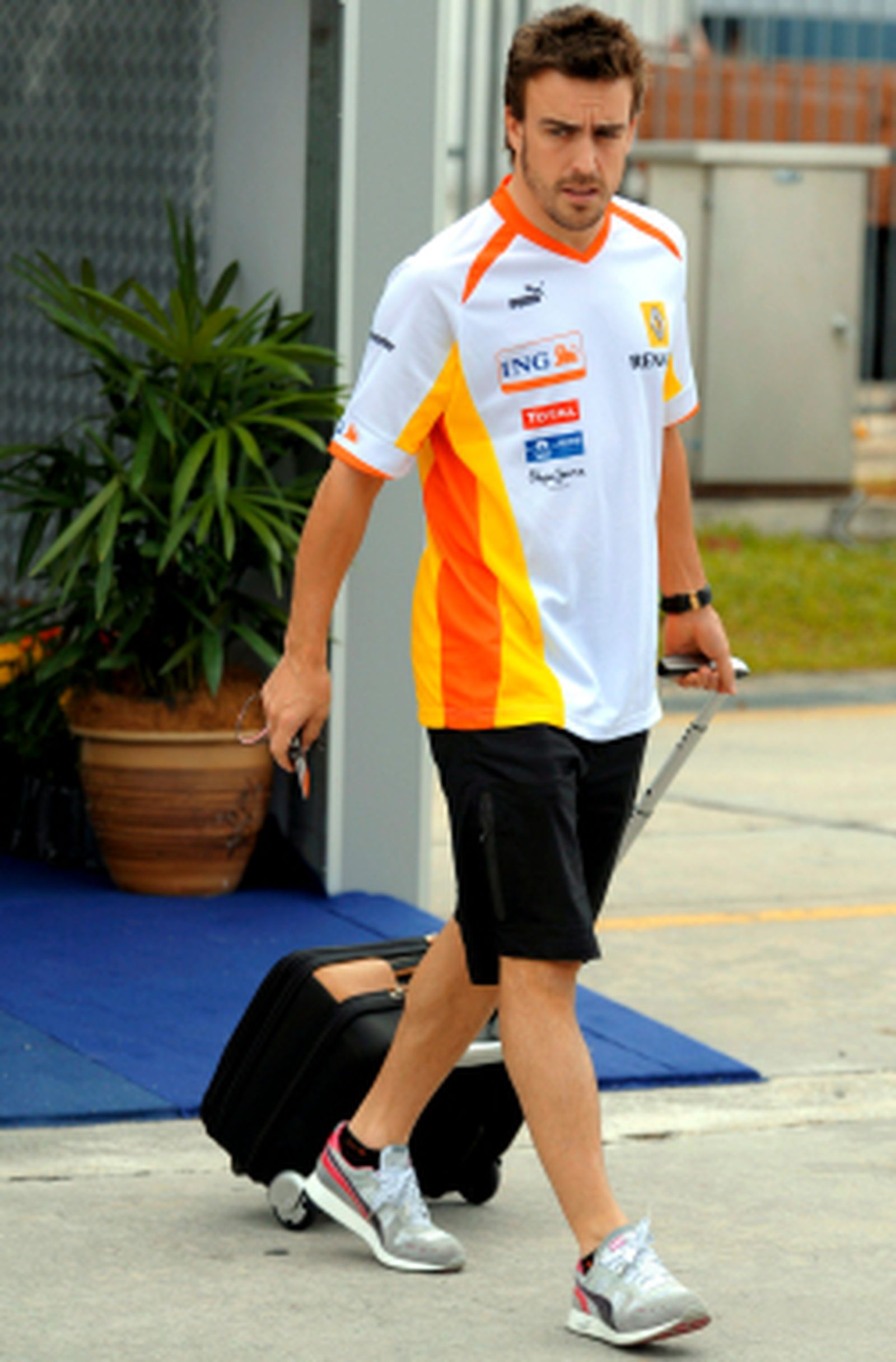 Fernando Alonso tiene otitis