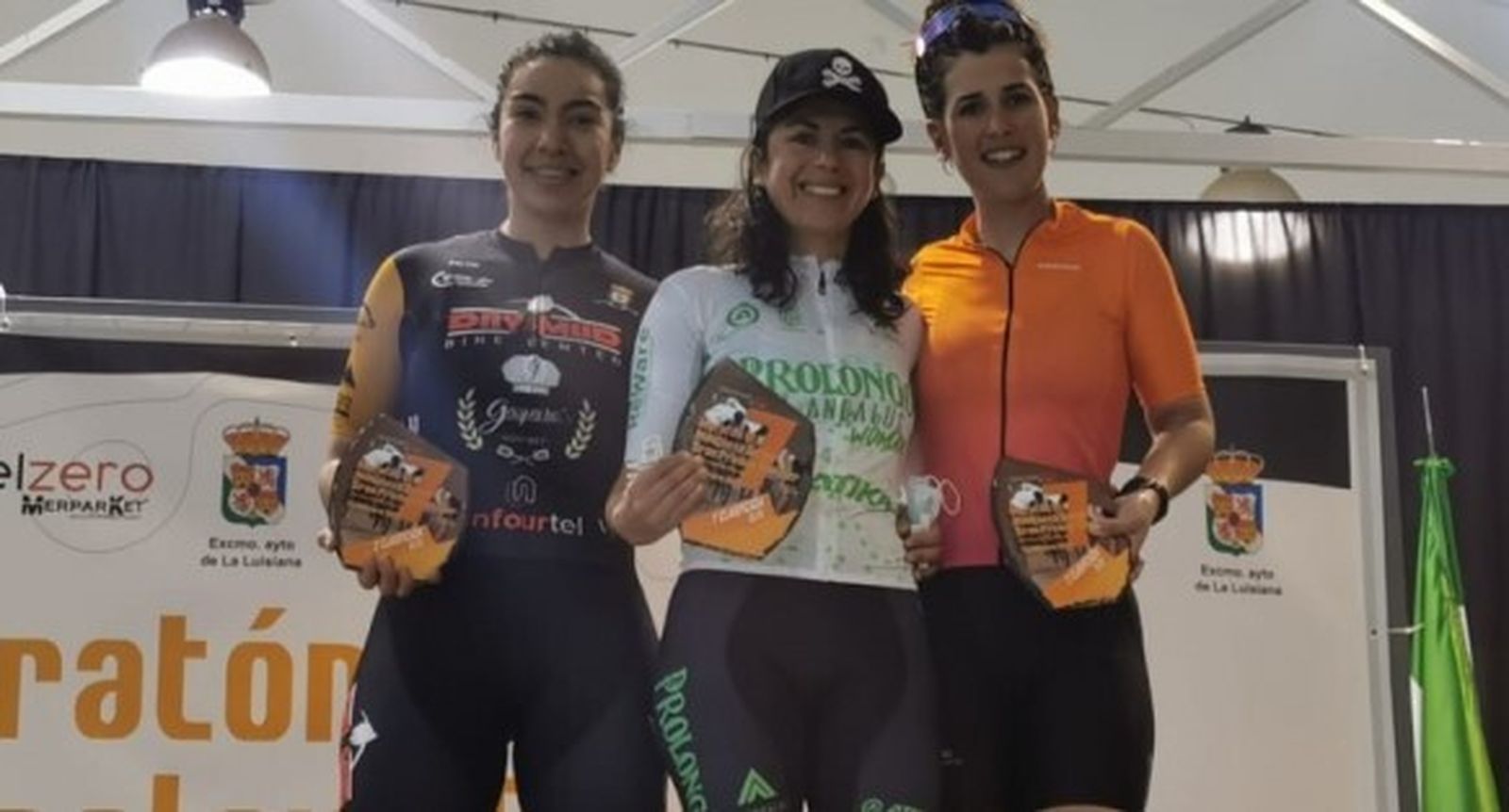 Una imagen del podio femenino tras la prueba.