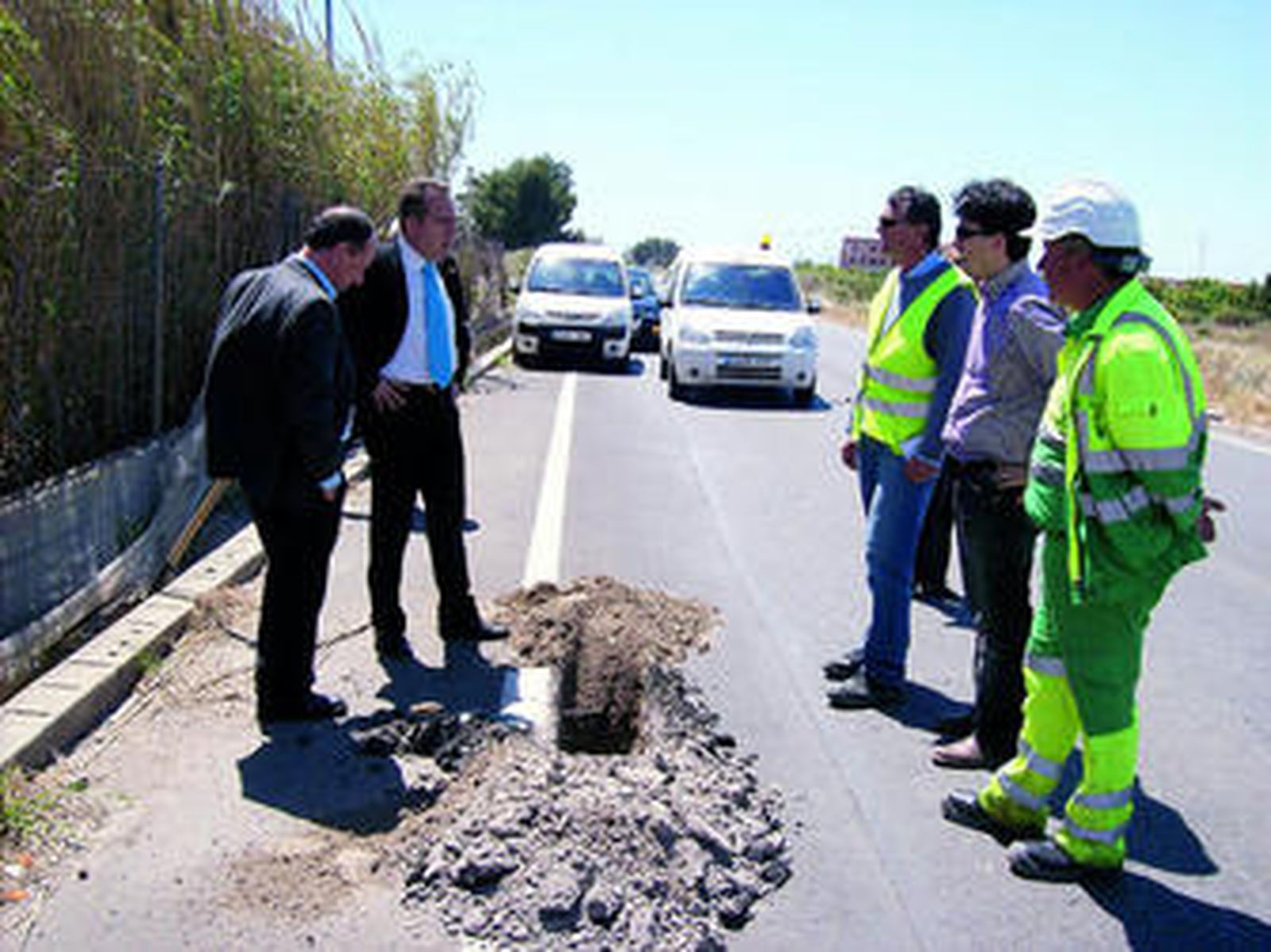 Ángel Díaz, diputado provincial de Obras Públicas, visita las obras de Loma Cabrera.