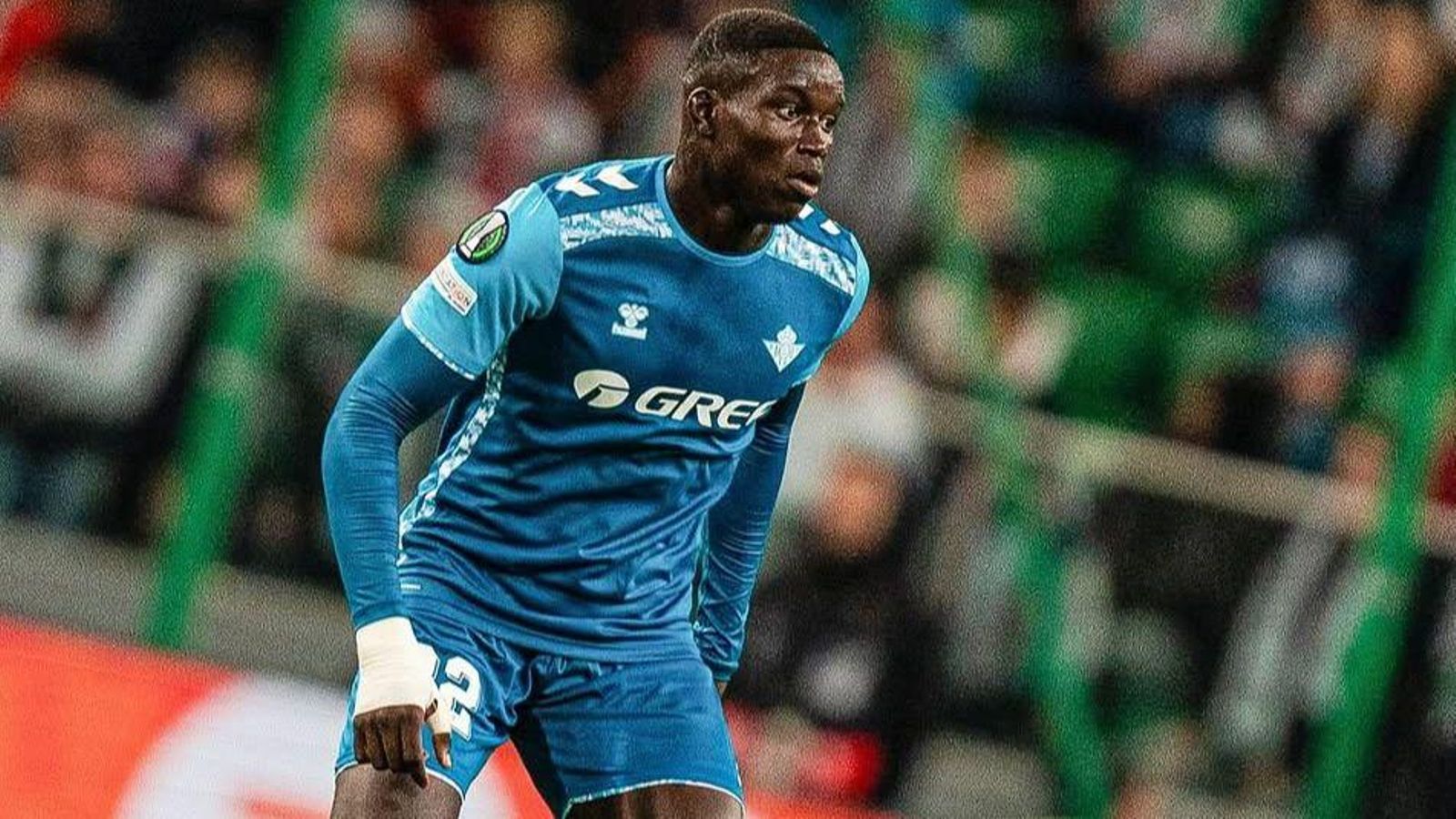 Nobel Mendy en su debut con el Betis en competiciones europeas Nobel Mendy en su debut con el Betis en competiciones europeas