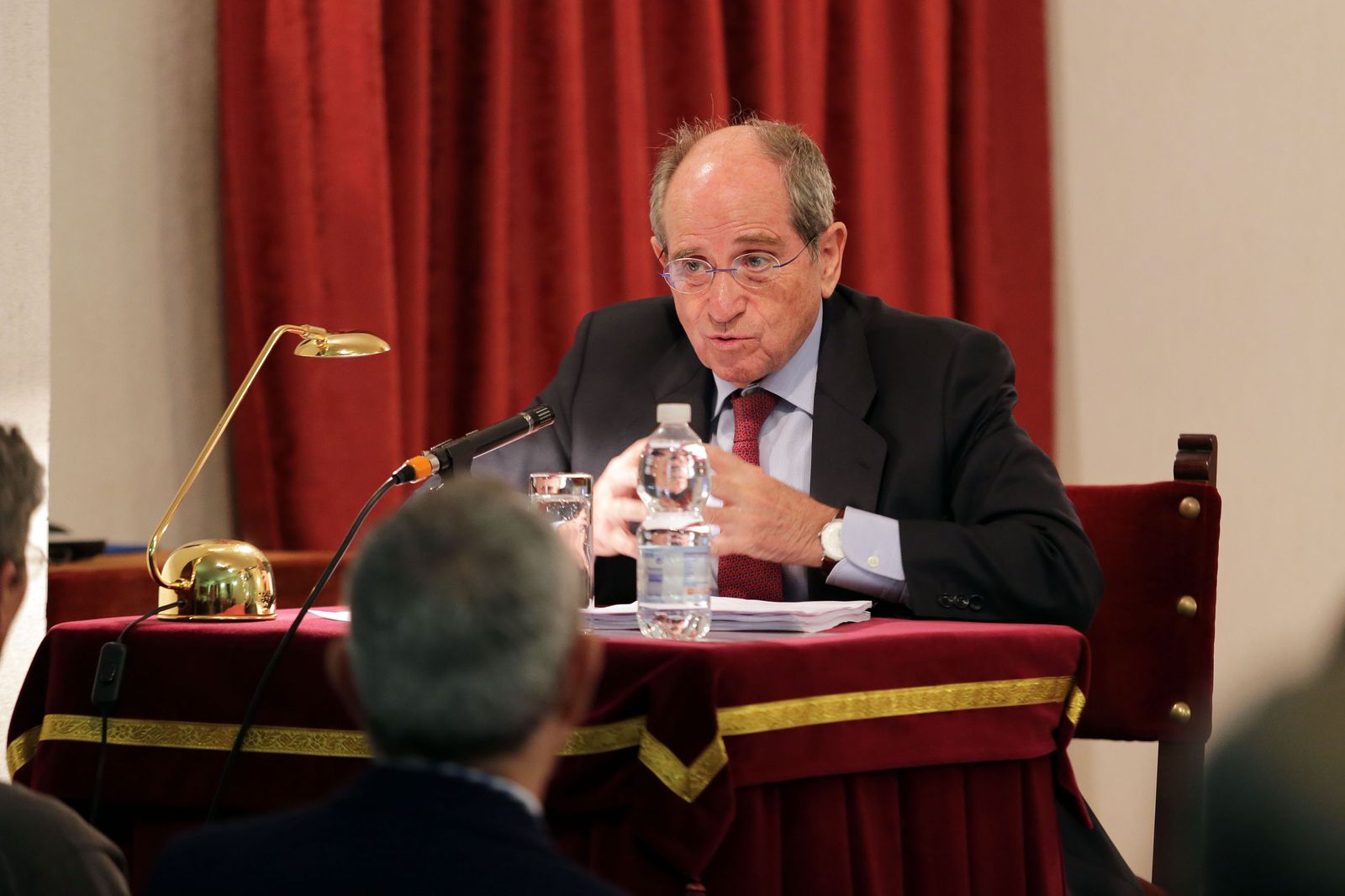 Enrique Centelles, fundador y presidente de Grupo GED, ayer durante su conferencia en la Academia San Dionisio.