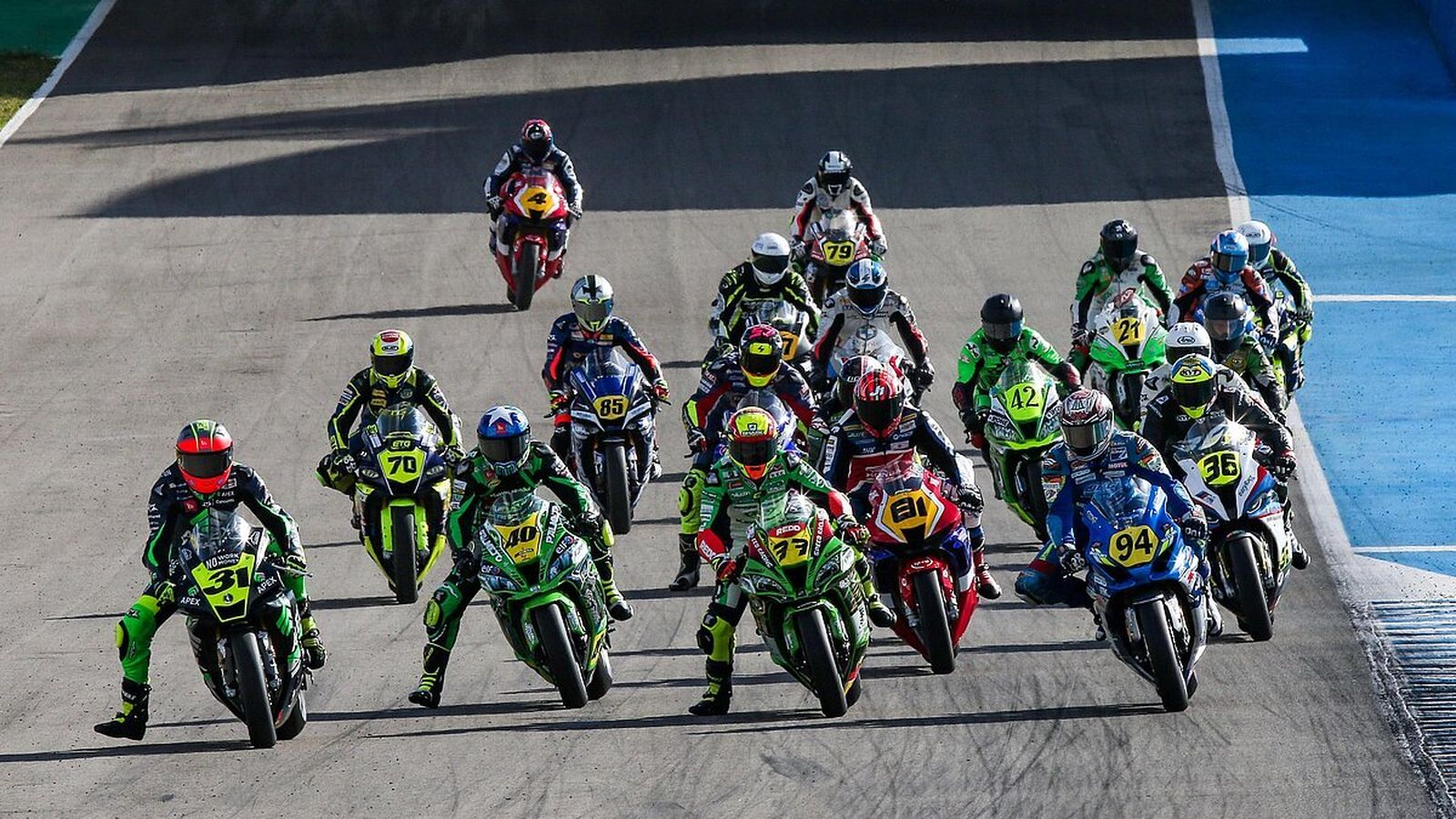 Salida de la carrera de SBK.