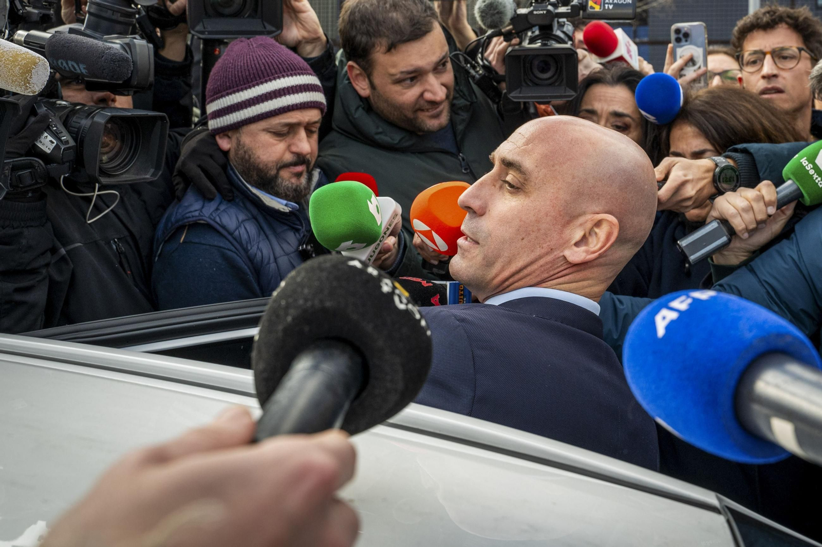 Las fotos del día de la declaración de Rubiales en el juicio