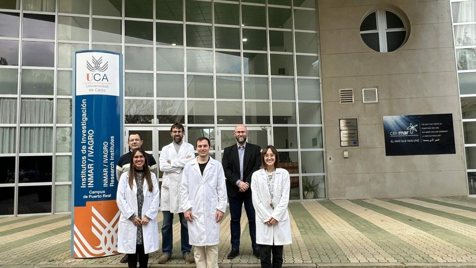 Atras, de izquierda a derecha: Jesús Ayuso, Gerardo Fernández y Miguel Palma. Fila de delante, de izquierda a derecha: Marta Ferreiro, Jose Luis Pérez y Marta Barea. Atras, de izquierda a derecha: Jesús Ayuso, Gerardo Fernández y Miguel Palma. Fila de delante, de izquierda a derecha: Marta Ferreiro, Jose Luis Pérez y Marta Barea.