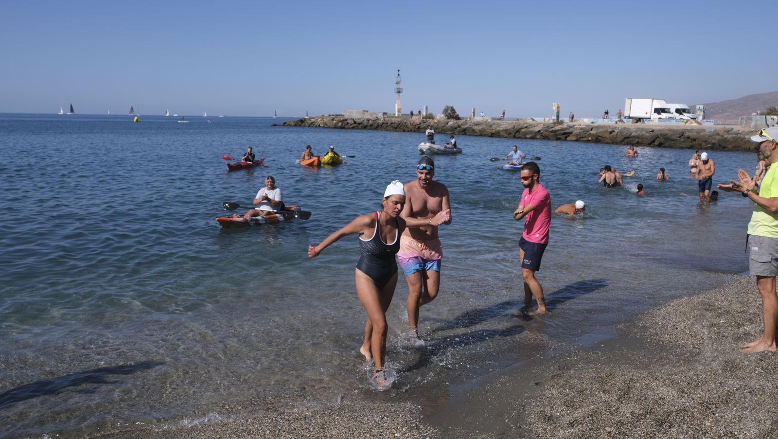 Imágenes de la travesía a nado de la Feria de Almería 2022